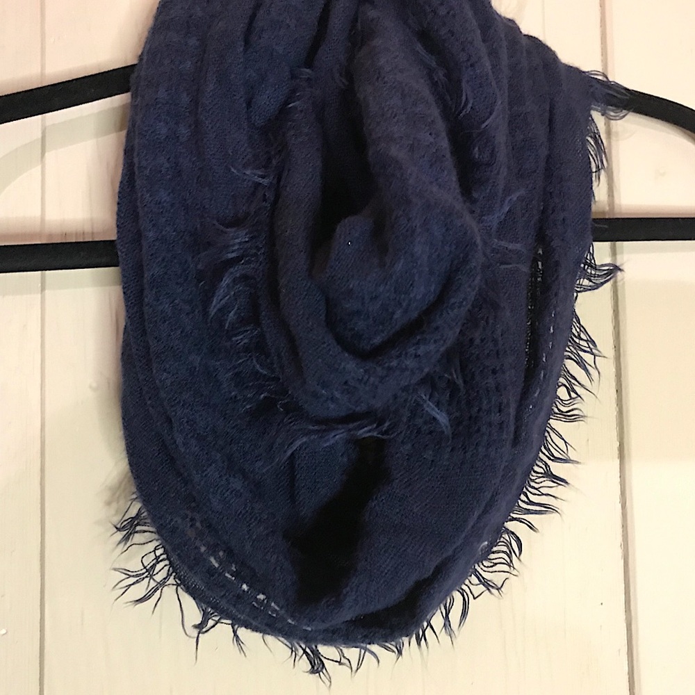 INFINITY SCARF